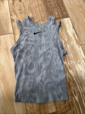 Nike Women's Light Blue Gray Patterned Tank